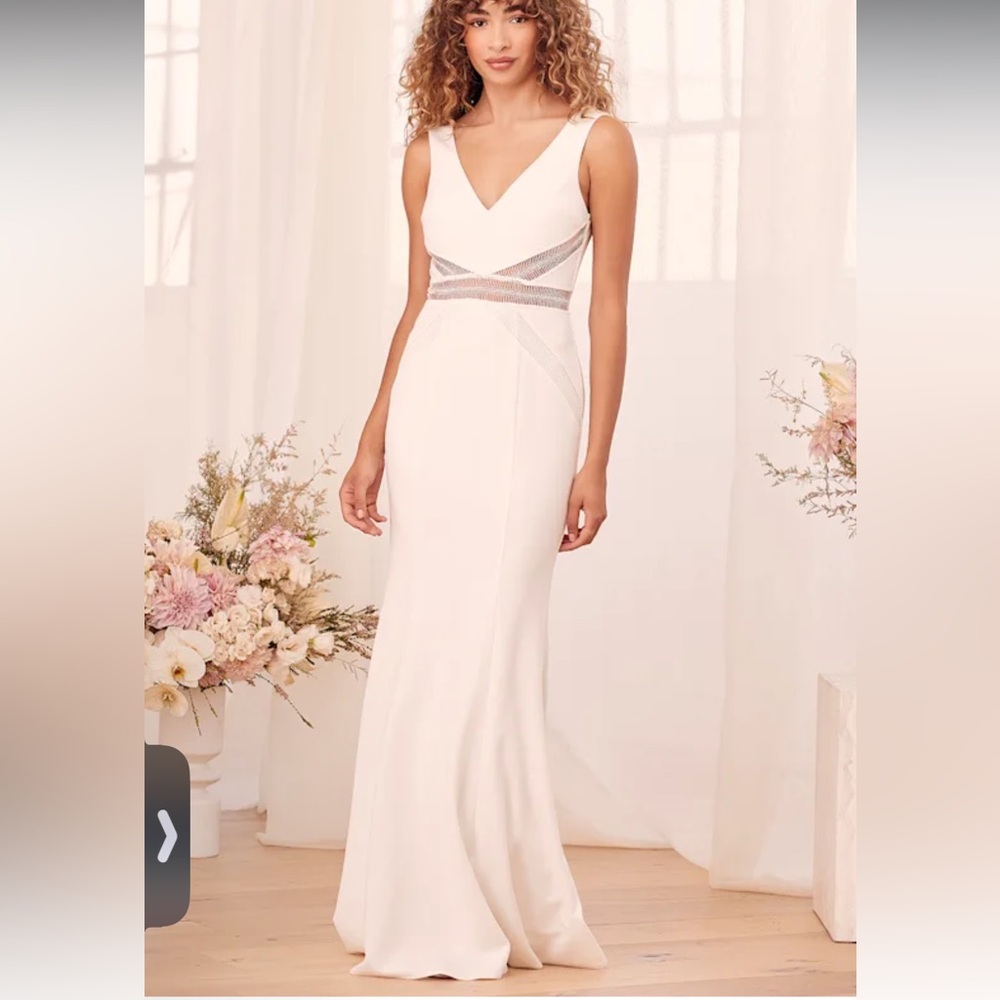 Lulu's Cream V-Neck Wedding Dress XS